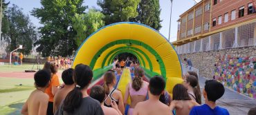 Fiesta del agua y entrega de notas