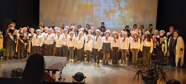 Coro en la zarzuela &laquo;La Gran V&iacute;a de Calasparra&raquo;