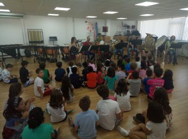 Los alumnos de 1º y 2º visitan la escuela de Música